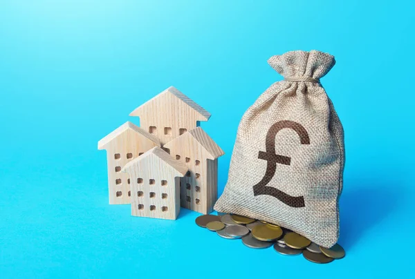 Houses British Pound Sterling Money Bag Increasing Property Value Fair — ストック写真