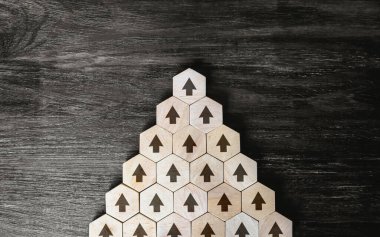 Movement in the same direction. Strength in unity and numbers. Set a course. Leadership skills. Single group. Consolidation and formation. Common interest, problem solving. Cooperation and teamwork.