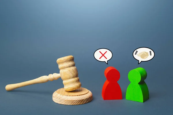 Disagreement of the parties and resolution of the dispute in court. Disagreeing with the verdict and making an legal appeal. Deliberate obstruction of the judicial process. Laws and justice.