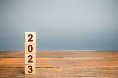 2023 yazısıyla ahşap bloklar. Yeni yıl için hedefler ve hedefler belirlemek. Planlama, işletme yönetimi ve strateji kavramı. Moda ve fikirler. Görüş.