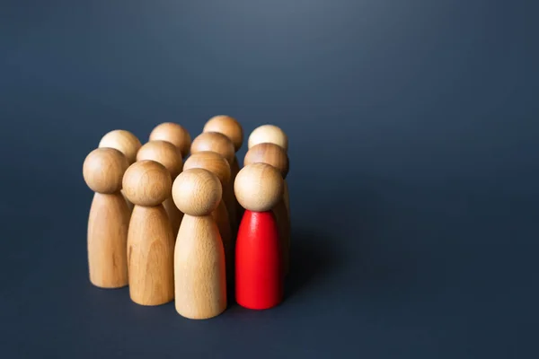 Een Groep Figuren Van Mensen Rood Onder Hen Het Verschijnen — Stockfoto