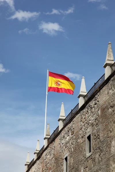 Spanische Flagge weht — Stockfoto