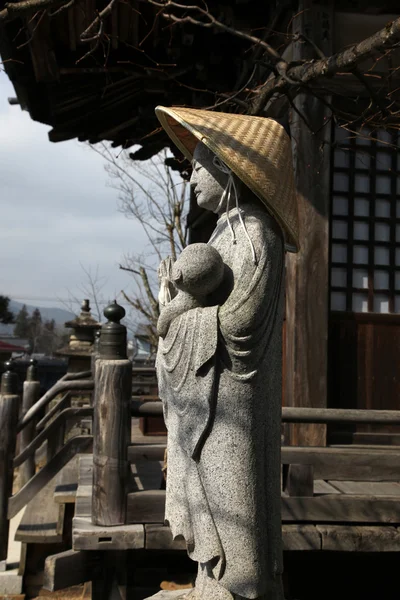Японская статуя — стоковое фото