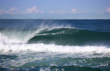 güçlü dalga