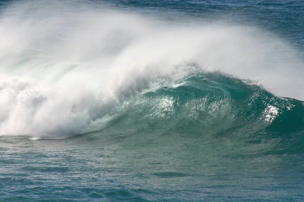 Krachtige surf — Stockfoto