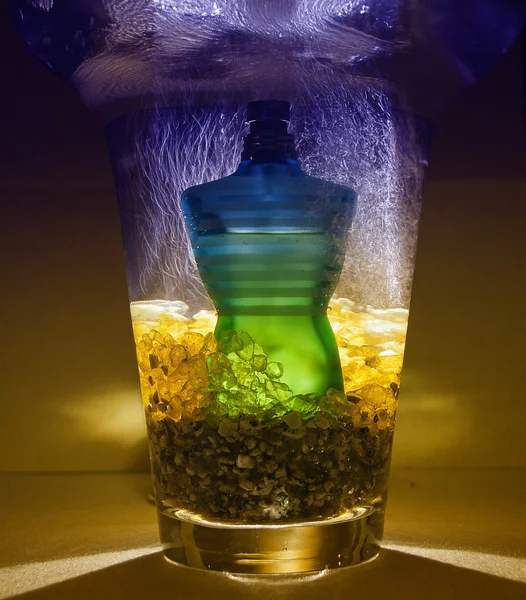 Parfümös üveg víz — Stock Fotó