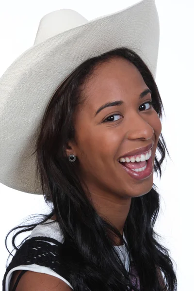 Mulher negra com um chapéu de cowboy . — Fotografia de Stock