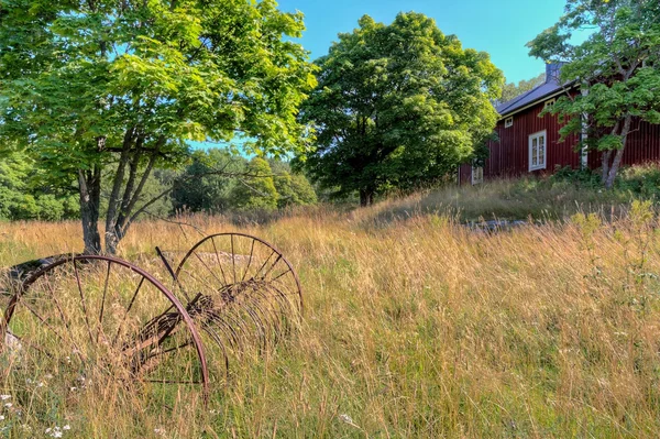 Antigua granja roja en Finlandia —  Fotos de Stock