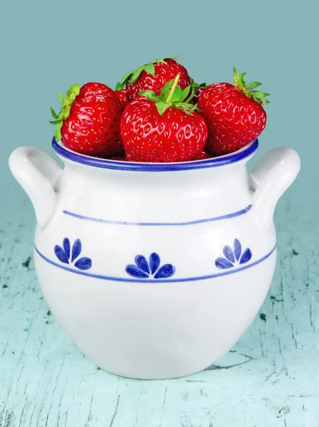 Fresh strawberries in a white bowl — Stock Photo, Image