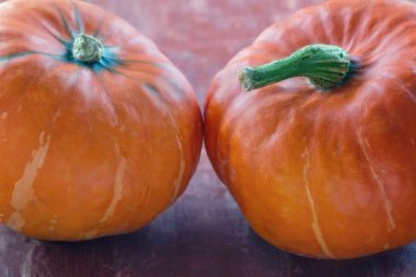 İki Cadılar Bayramı balkabağı