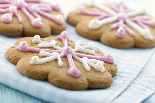 Perník cookie s růžovou polevou — Stock fotografie