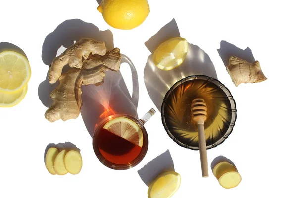 用于治疗感冒的产品 生姜和柠檬 — 图库照片