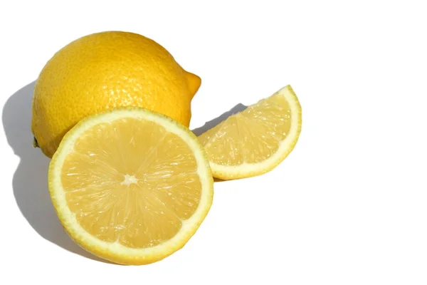 Соковитий Стиглий Жовтий Лимон Лежить Ізольованому Фоні — стокове фото
