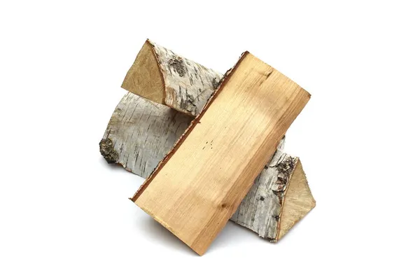 Kilka Kłód Drewna Brzozowego Leży Białym Tle — Zdjęcie stockowe