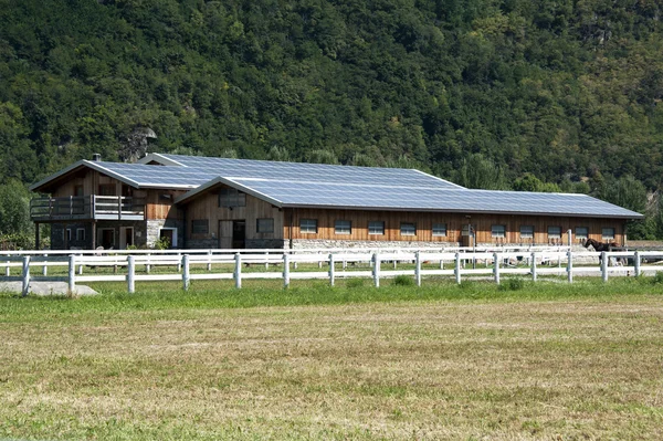 Granja de paneles solares —  Fotos de Stock