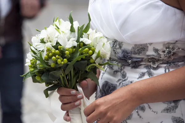 Novia y ramo — Foto de Stock