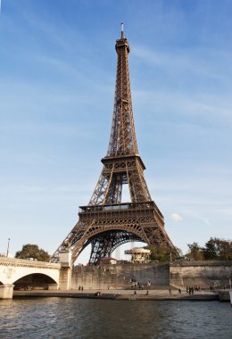 Paris 'te Eyfel Turu