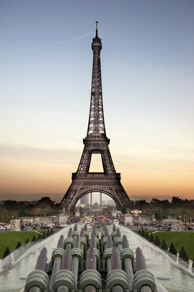 Passeio eiffel ao pôr do sol — Fotografia de Stock