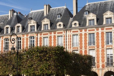 place des vosges, paris - bina