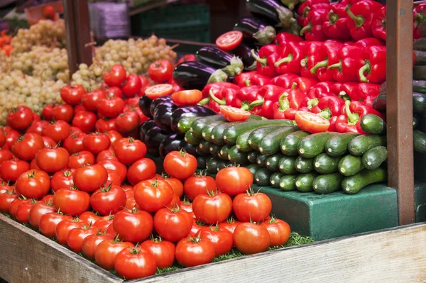 Fresh vegetables in a french market — Stock Photo, Image