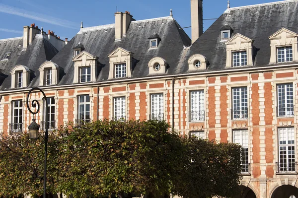 Place des Vosges, Paris - Bygning – stockfoto