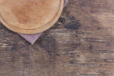 Yuvarlak mutfak kesme tahtası. Renkli yakın plan.