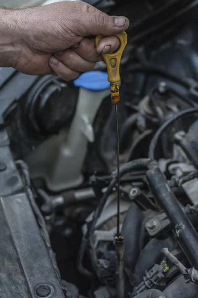 Changing Oil Car Process Checking Oil Engine Car — Stock fotografie