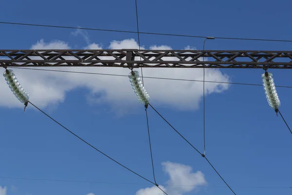 発電所 電気及び電気の輸送のための極 — ストック写真