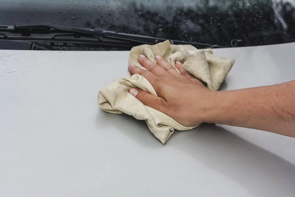Process Rubbing Hood Passenger Car Silver Car Wash — Foto de Stock