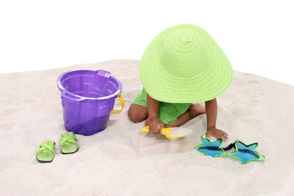 Bello giovani giocare in il sabbia — Foto Stock