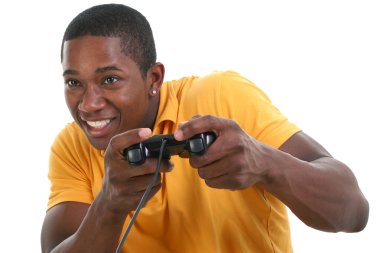 video oyunu kontrol paneli ile çekici bir genç adam