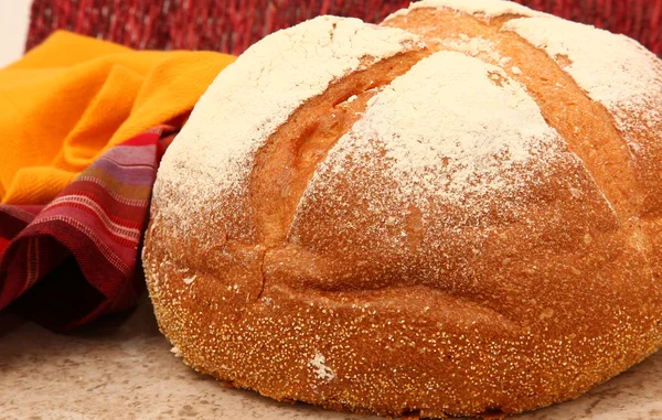 Bílé hoře chléb — Stock fotografie