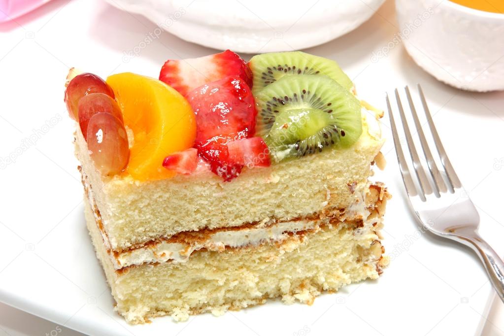 Glazed Fruit Topped Cake — Stock Photo © duplass 12978029