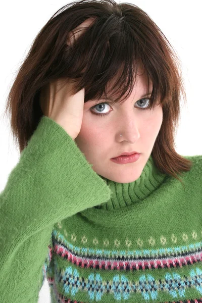 Primo piano di bella giovanissima ragazza in verde maglione — Foto Stock