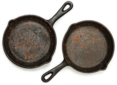 iki paslı demir döküm skillets kümesi