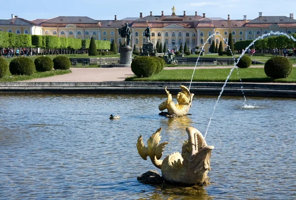 Peterhof Sarayı