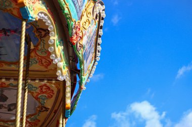 detail of a wheel in the city