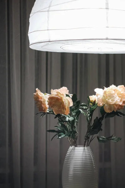 Güzel çiçekli vazo