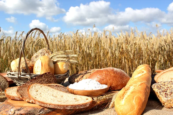 Pane e cereali — Foto Stock