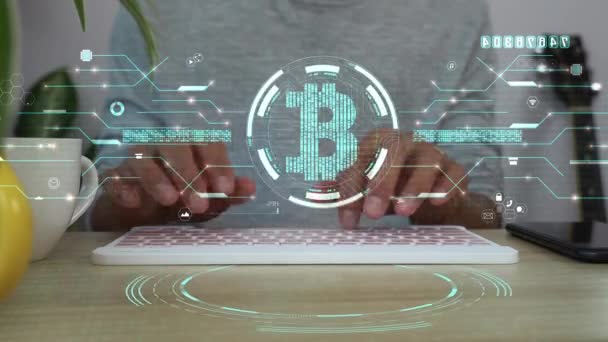 Hommes Tapant Clavier Ordinateur Pour Analyse Des Données Commerciales Bitcoin — Video