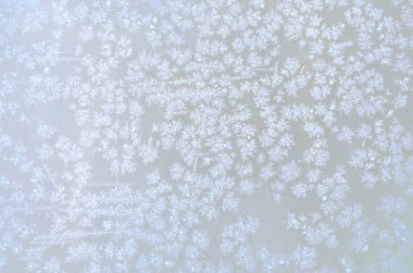 Kar taneleri yakında. Yumuşak odaklı ve bulanık. Kış dönemi. Kar dokusu.