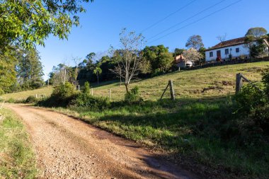 Kirli yollu çiftlik evi ve tarlaları, Monte Alverne, Rio Grande do Sul, Brezilya