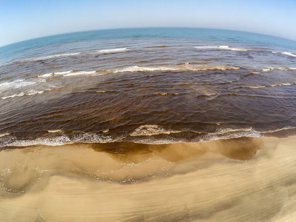 Αεροφωτογραφία Των Κυμάτων Και Της Άμμου Στην Παραλία Του Αγίου — Φωτογραφία Αρχείου