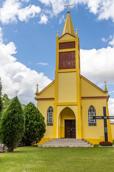 鐘楼付き教会 サピランガ グランデ ブラジル — ストック写真