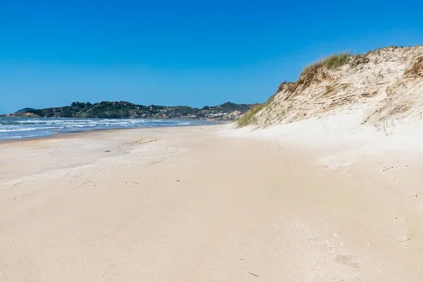 Plaża Wydmami Roślinnością Barra Ibiraquera Imbituba Santa Catarina Brazylia — Zdjęcie stockowe