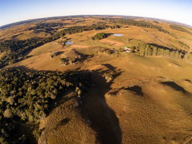Sisli tarlaların havadan görünüşü, Cambara do Sul, Rio Grande do Sul, Brezilya