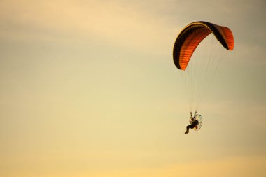 Çift Motorlu planör