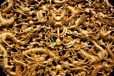 Golden dragon sculpture carving