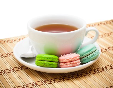 çay ve acıbadem kurabiyesi