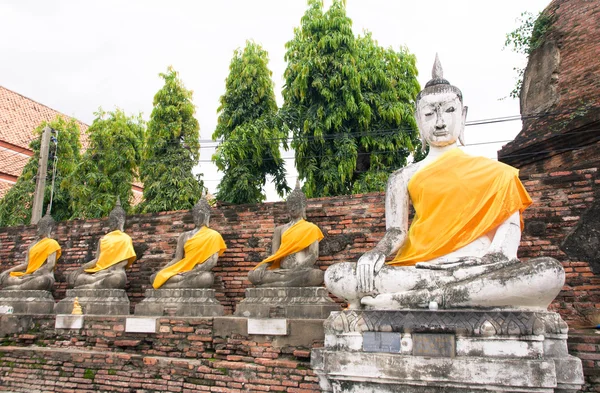 Wat yai chaimongkol, starověkého chrámu a památník v Thajsku — Stock fotografie